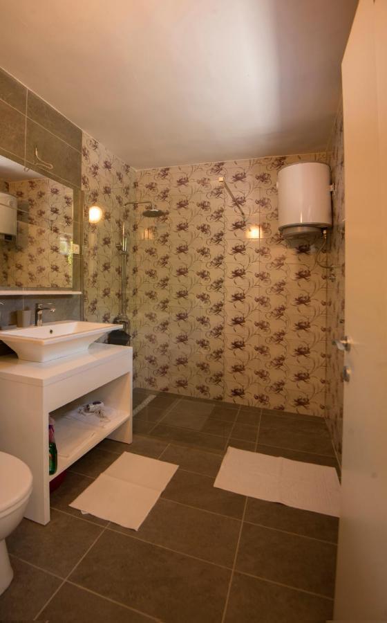 Studio Apartman Roza Стон Екстериор снимка