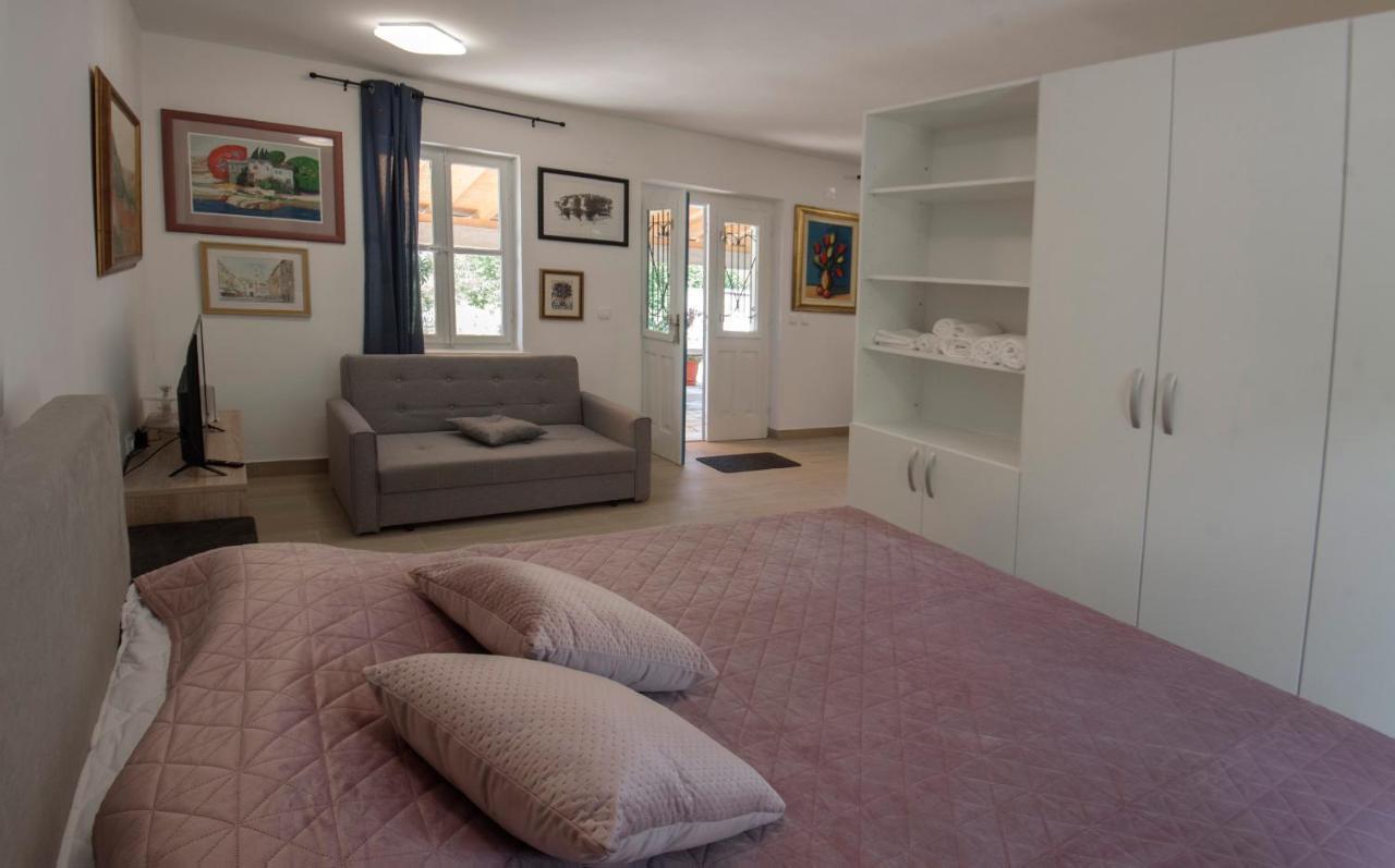 Studio Apartman Roza Стон Екстериор снимка