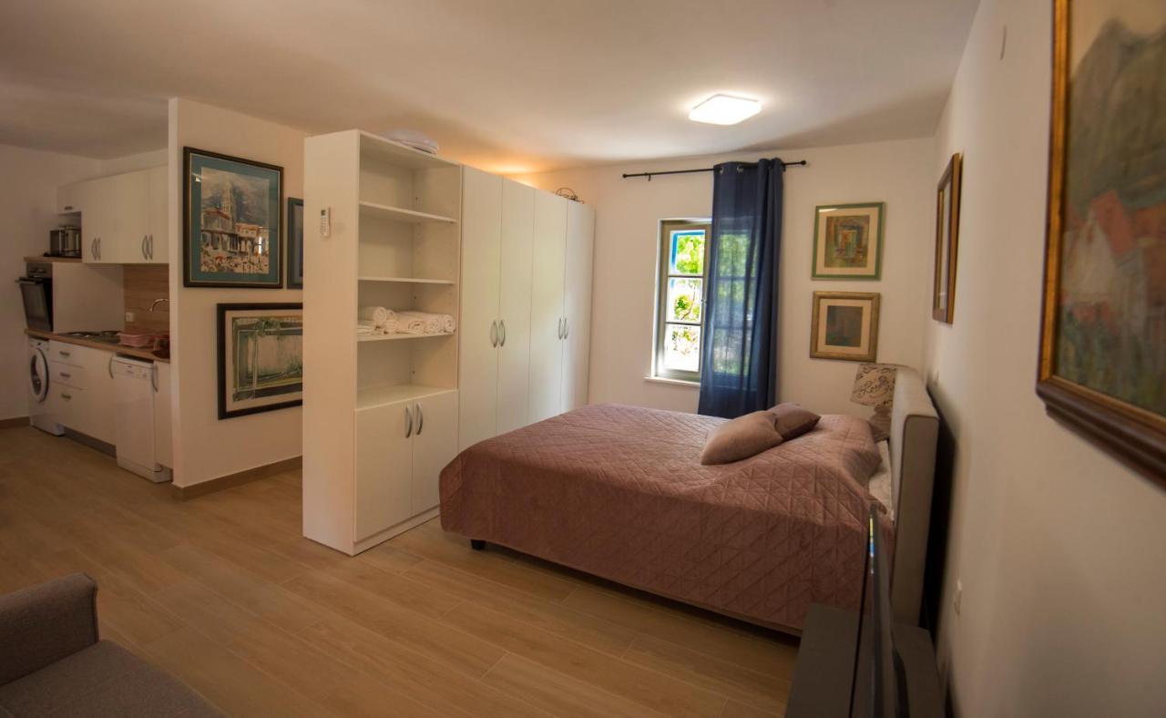 Studio Apartman Roza Стон Екстериор снимка
